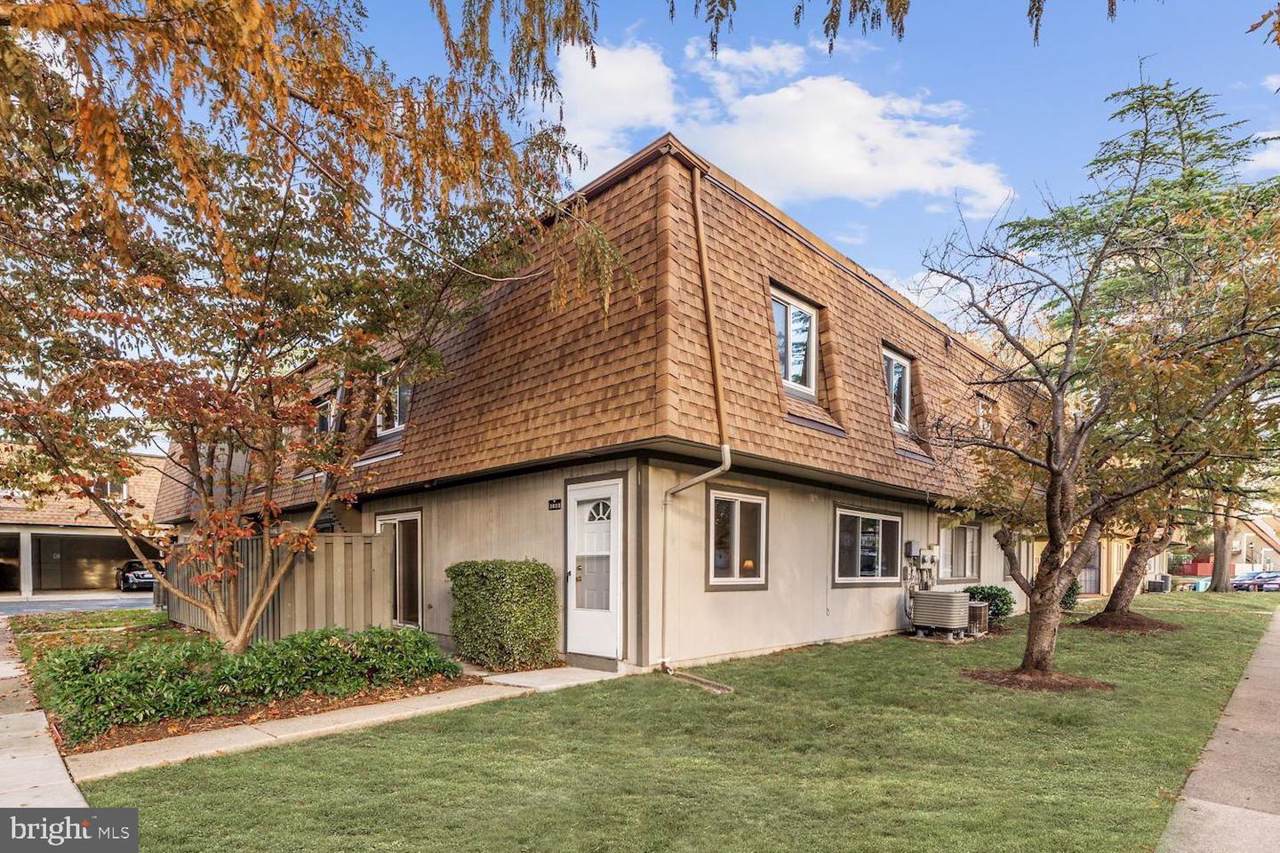 3823 Burlingame Place - Photo 1