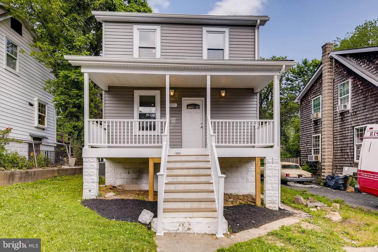 4911 Midwood Avenue - Photo 1