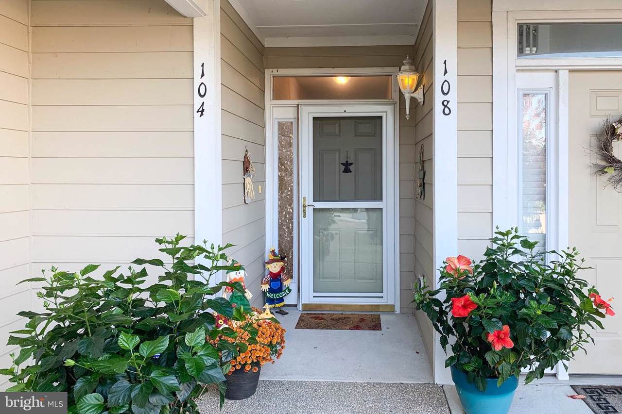 104 Rock Ledge Court - Photo 1