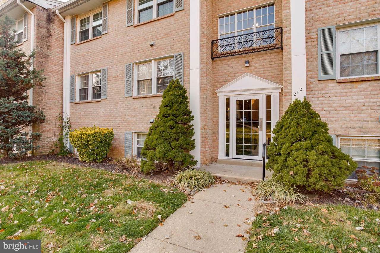 212 Crocker Drive - Photo 1