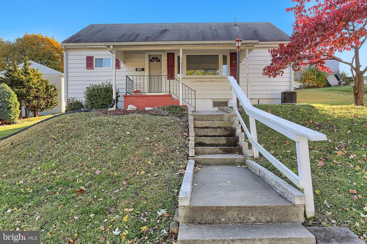 718 Monroe Street - Photo 1