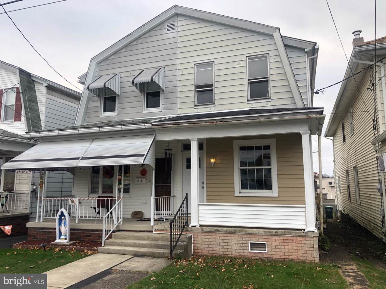 104 4TH Street - Photo 1