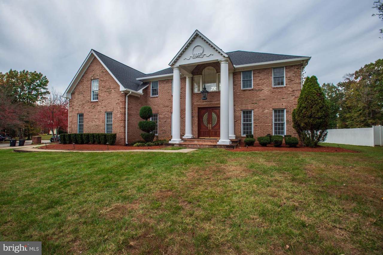 601 Luxor Court - Photo 1