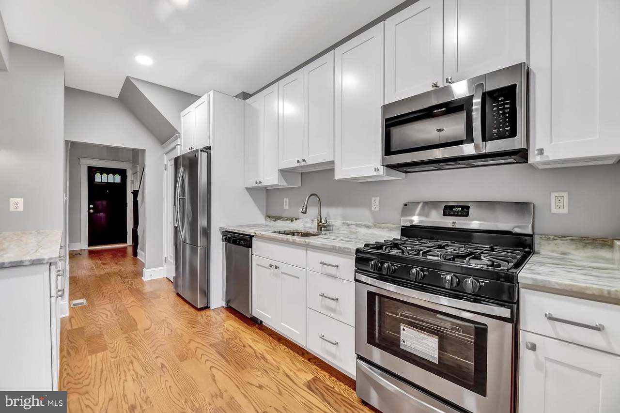 808 35TH Street - Photo 1