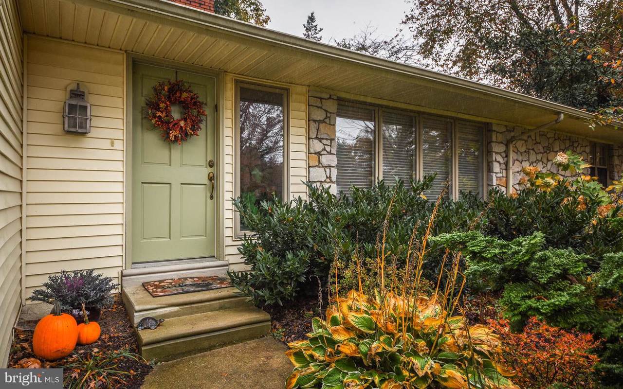 1346 Glenbrook Road - Photo 1