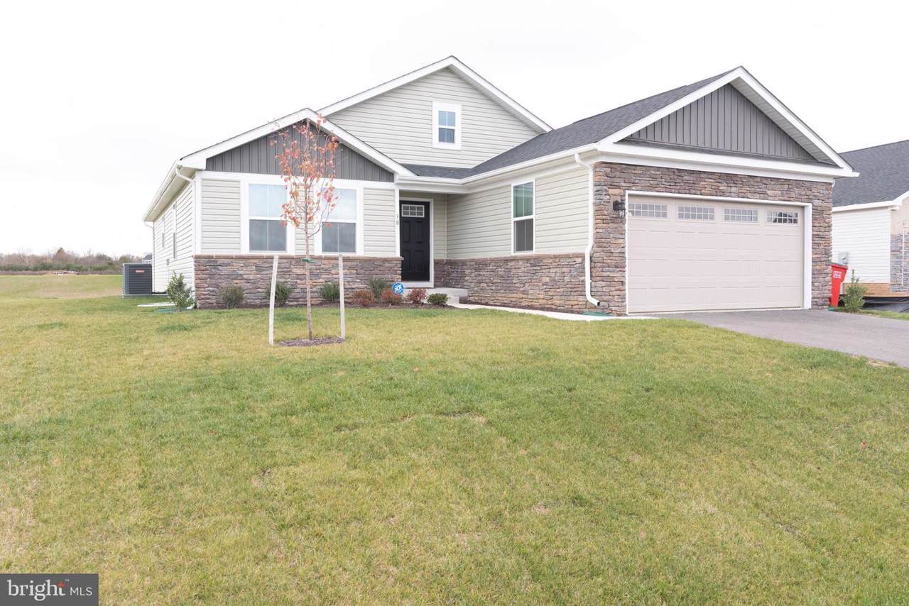 38 Banks Avenue - Photo 1