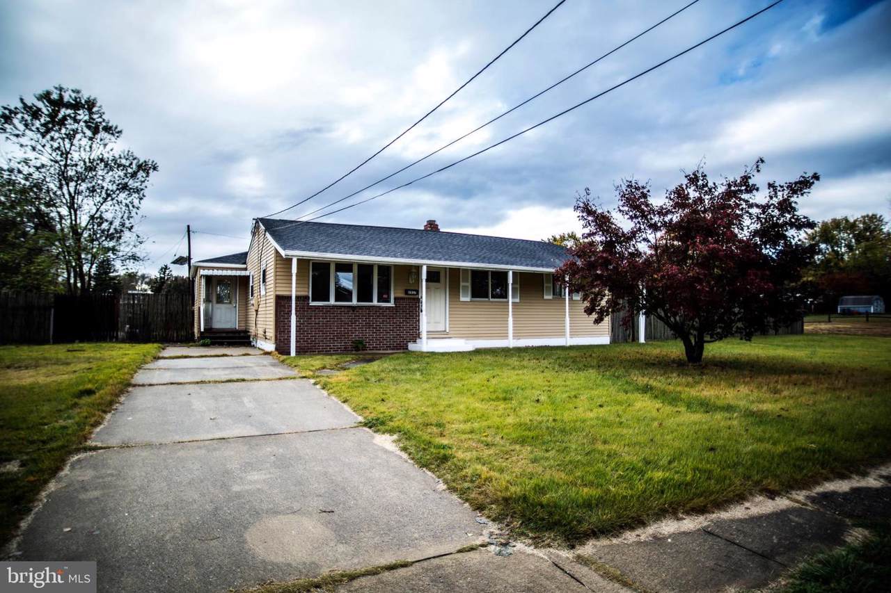 1517 Elgin Street - Photo 1
