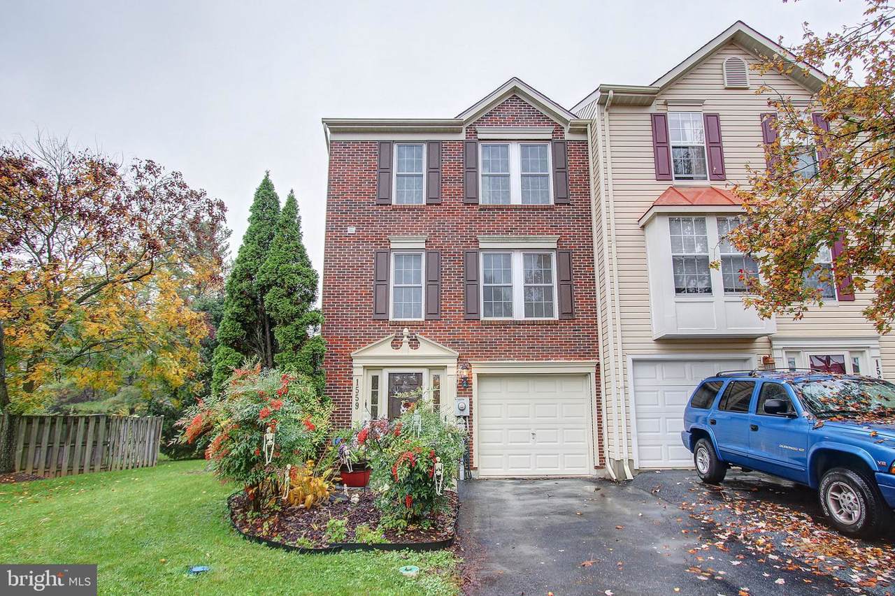 1559 Beverly Court - Photo 1