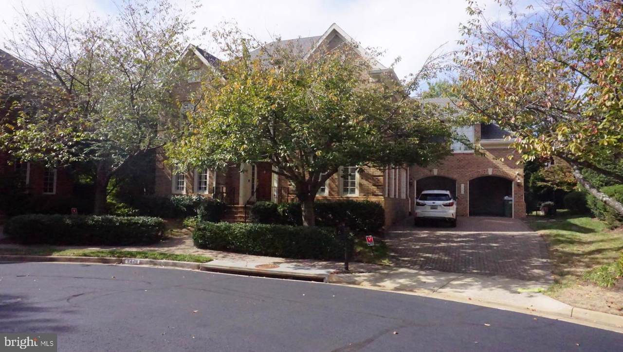7449 Old Maple Square - Photo 1