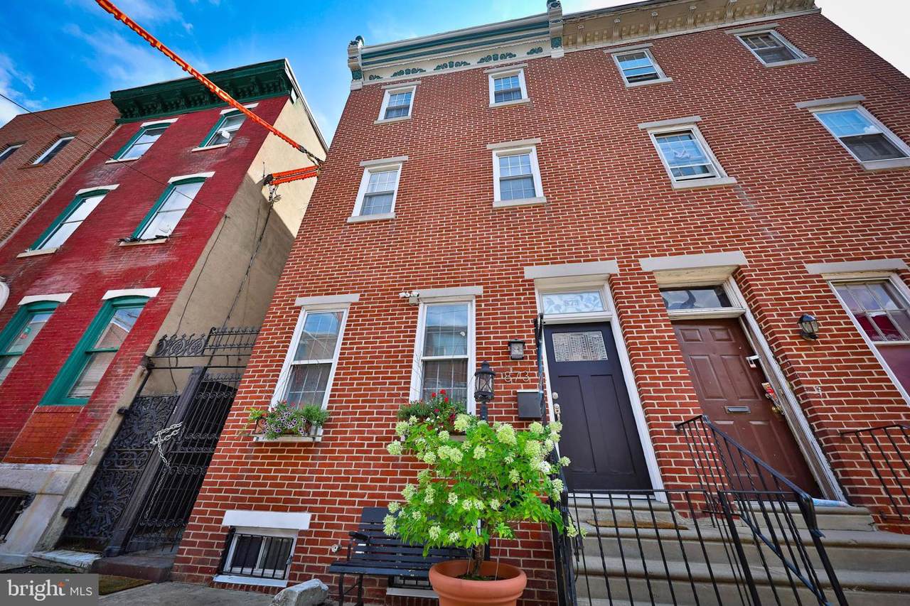873 20TH Street - Photo 1
