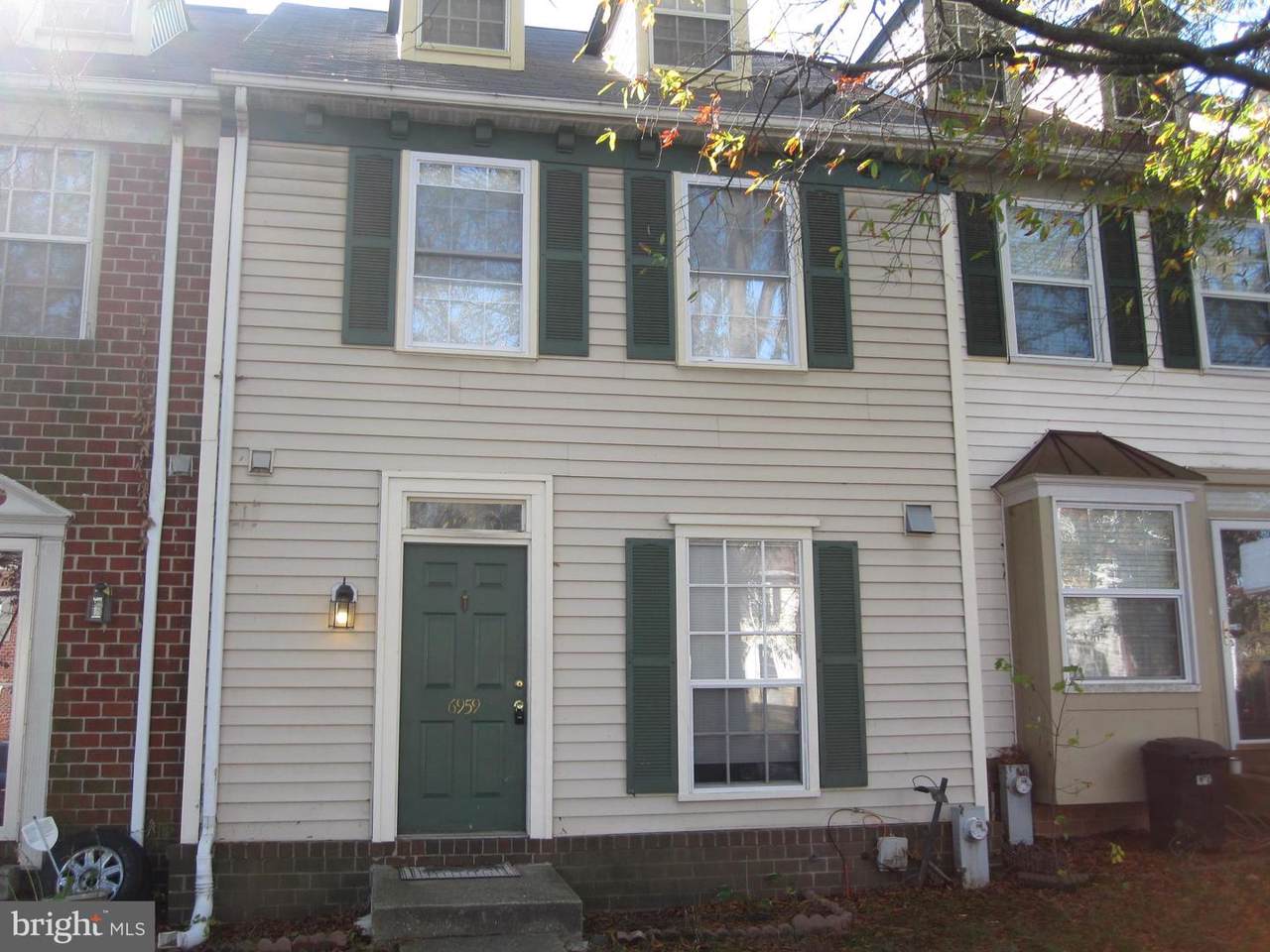 6959 Rockfield Road - Photo 1
