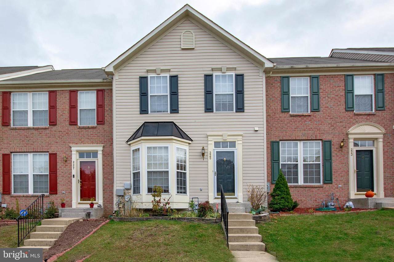 225 Isinglass Road - Photo 1