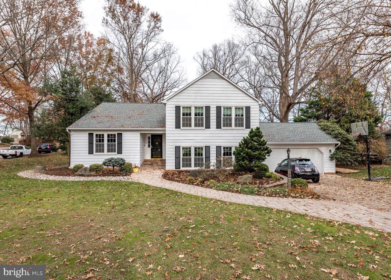4025 White Star Way - Photo 1