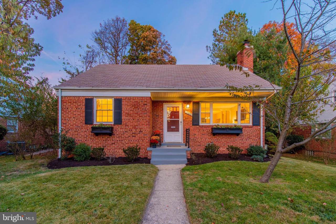 10625 Eastwood Avenue - Photo 1