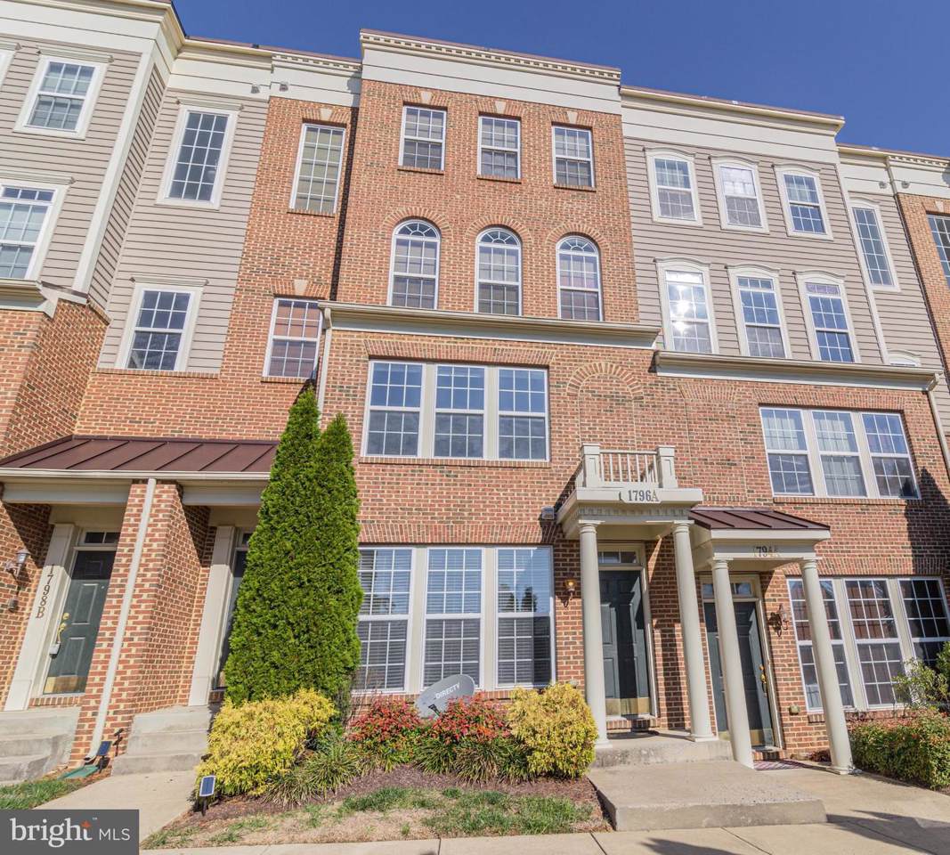 1796 Poolside Way - Photo 1