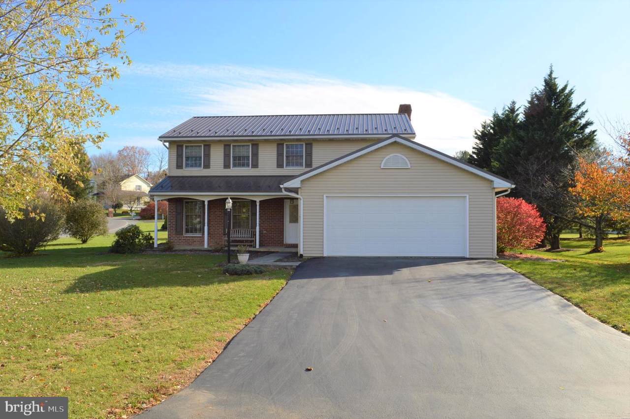 5 Roger Avenue - Photo 1