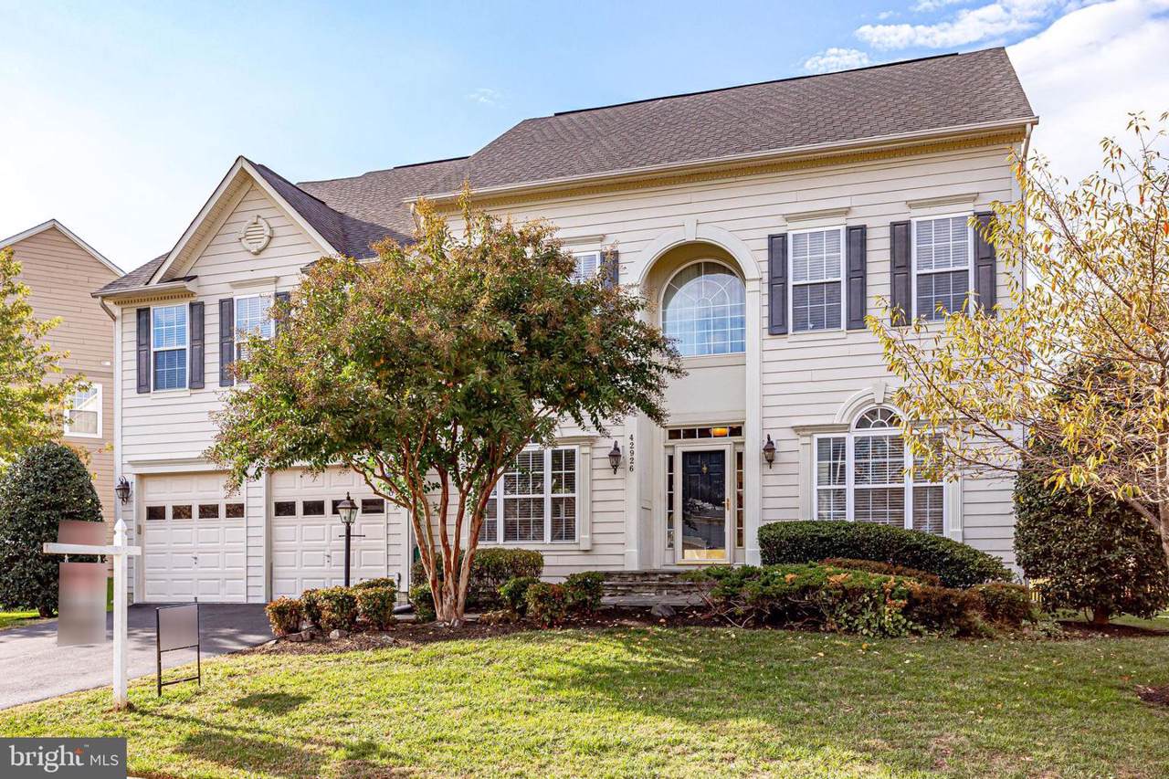 42926 Cloverleaf Court - Photo 1