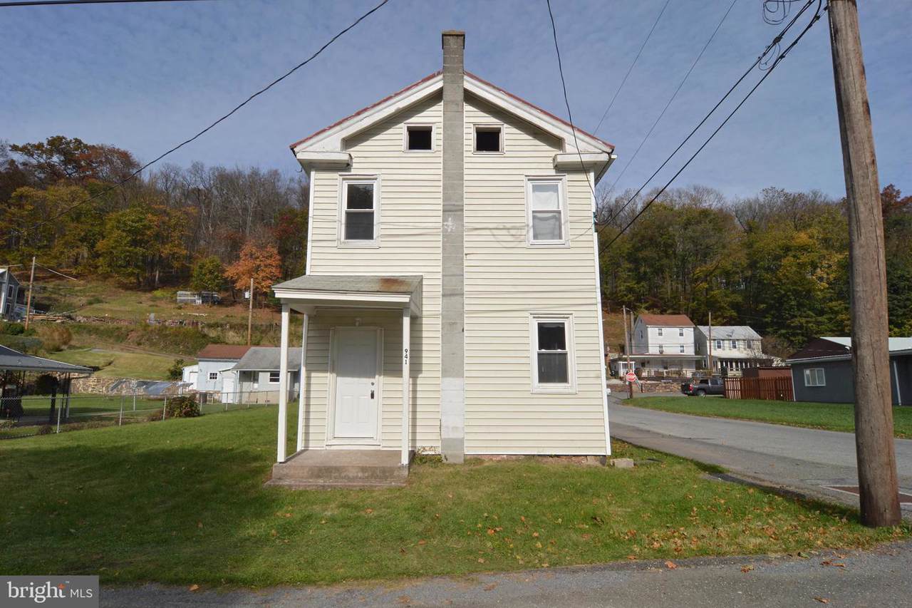 941 South Street - Photo 1
