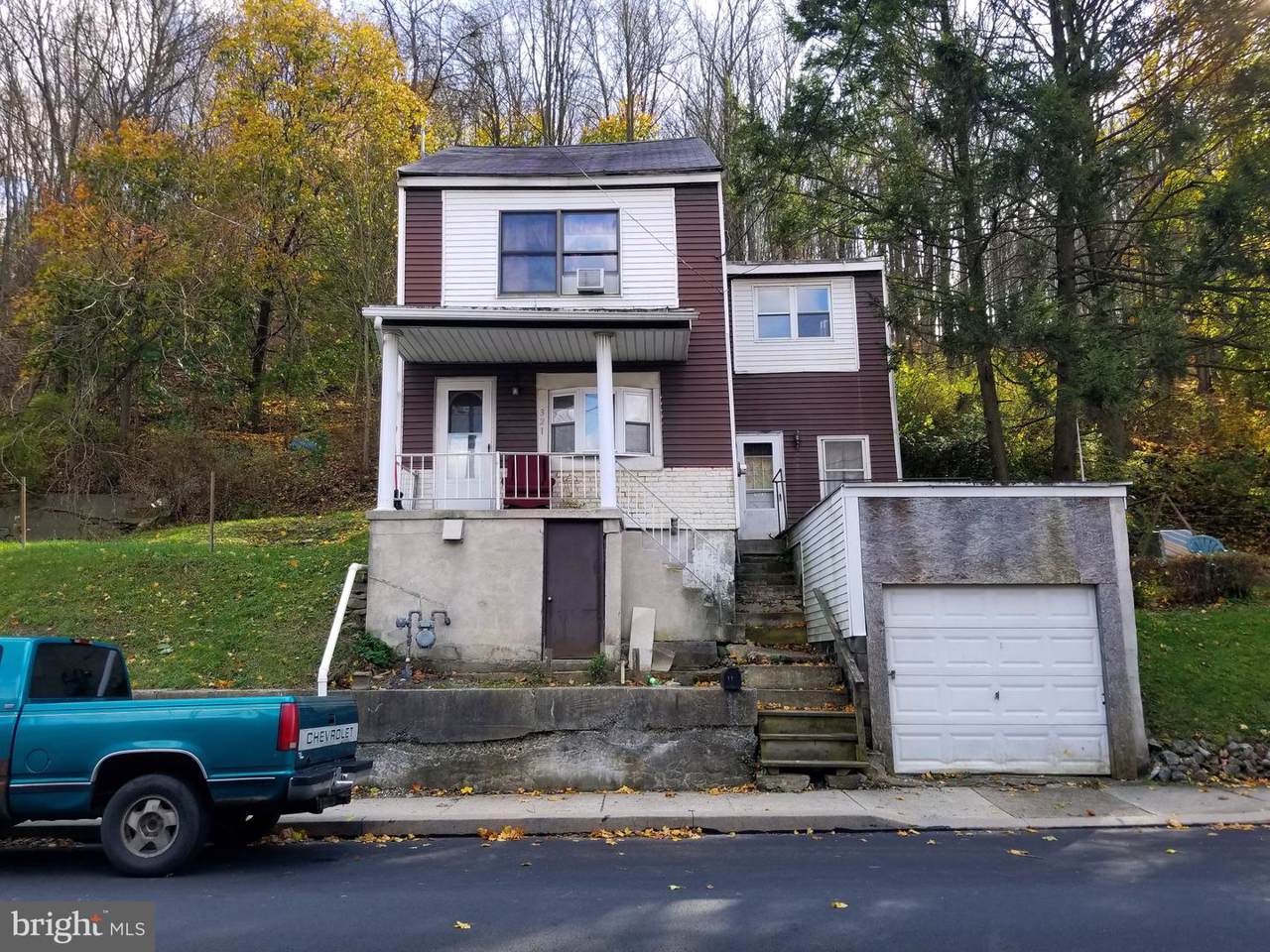 321 Peacock Street - Photo 1