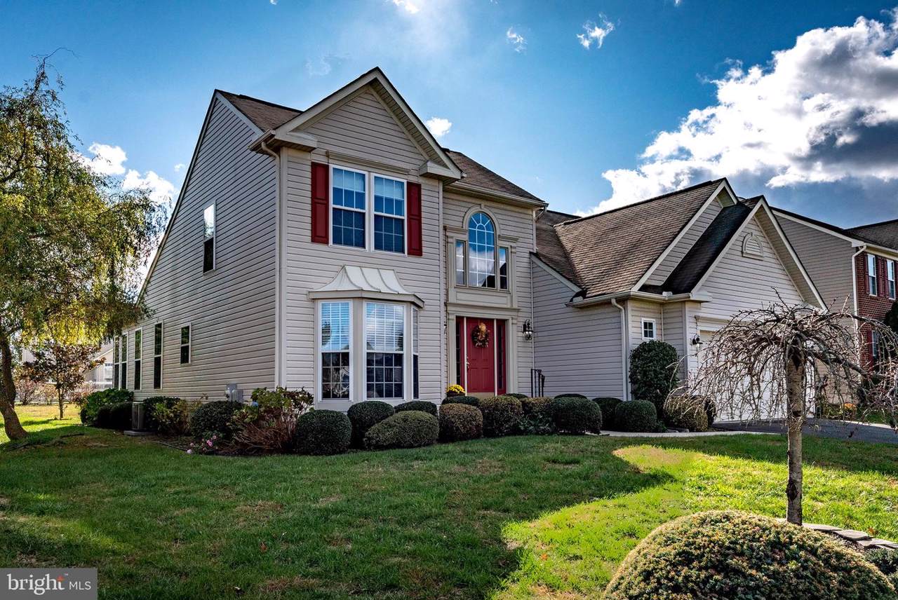527 Silverhill Crossing - Photo 1