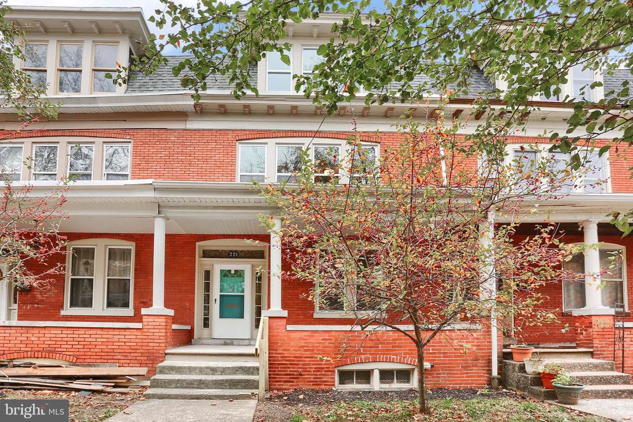 221 Emerald Street - Photo 1