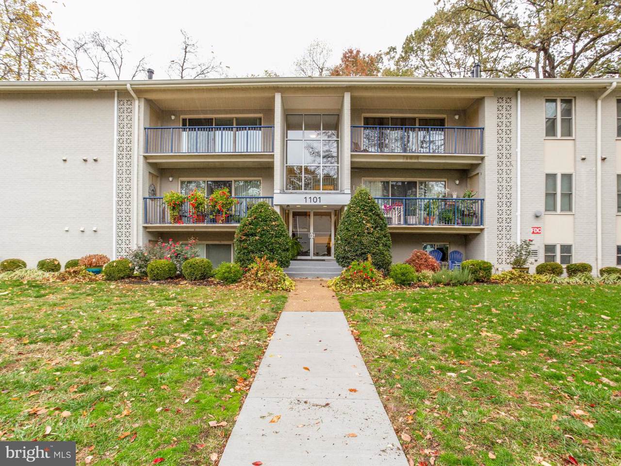 1101 Primrose Court - Photo 1