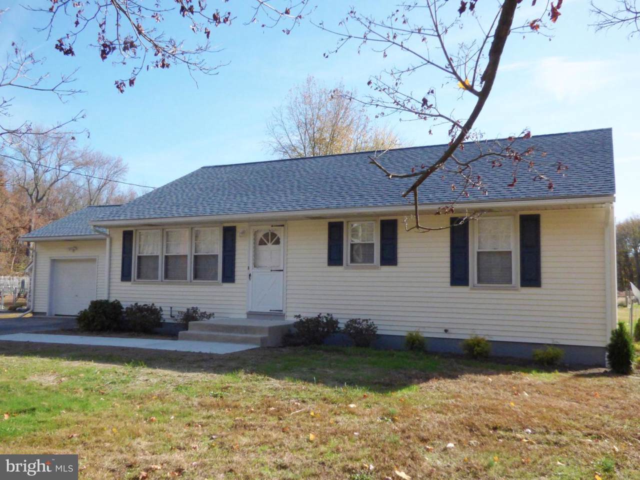 445 Pennsville Auburn Road - Photo 1