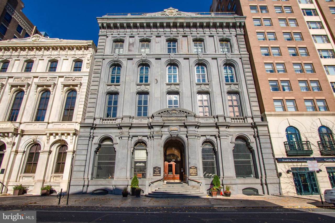 421 Chestnut Street - Photo 1