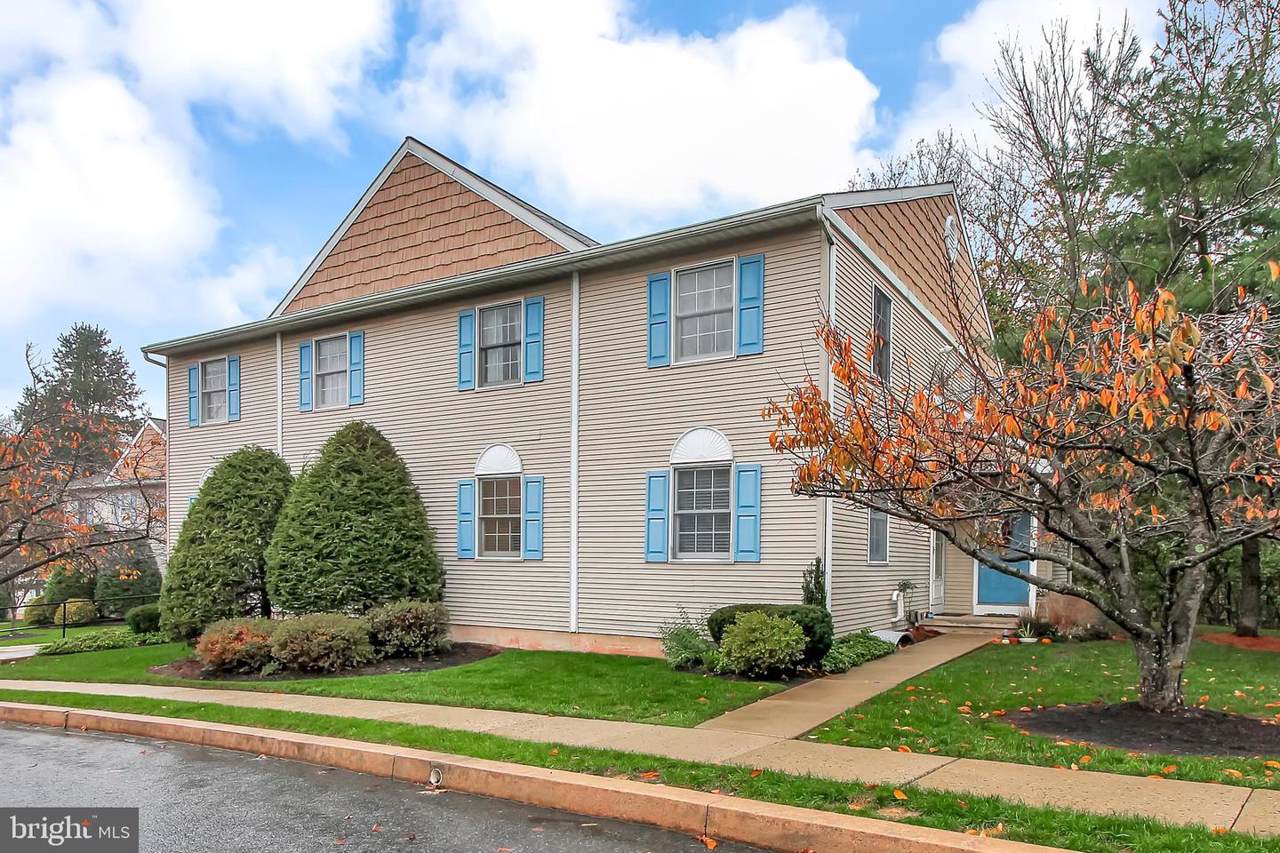 607 Maplewood Avenue - Photo 1