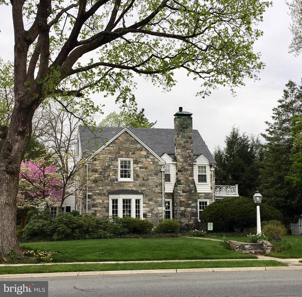 1403 Oak Hill Avenue - Photo 1