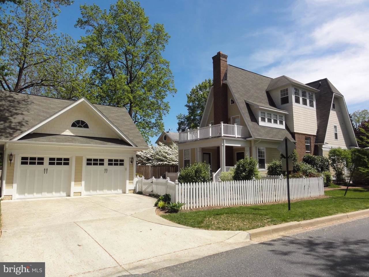 3613 Dupont Avenue - Photo 1