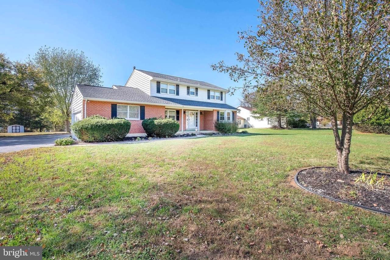 10 Lauren Drive - Photo 1