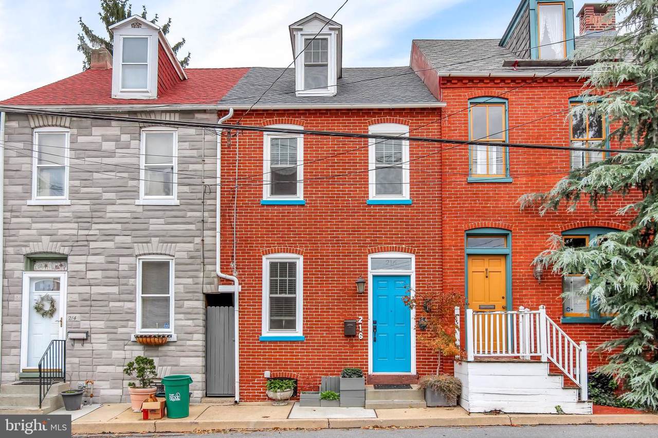 216 Arch Street - Photo 1