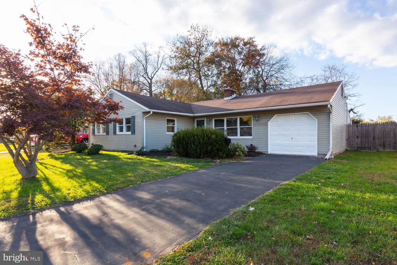 18 Stephen Drive - Photo 1