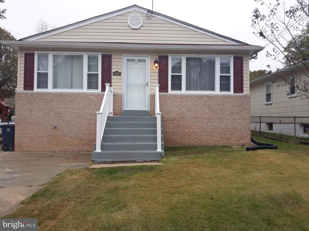 4627 Quimby Avenue - Photo 1