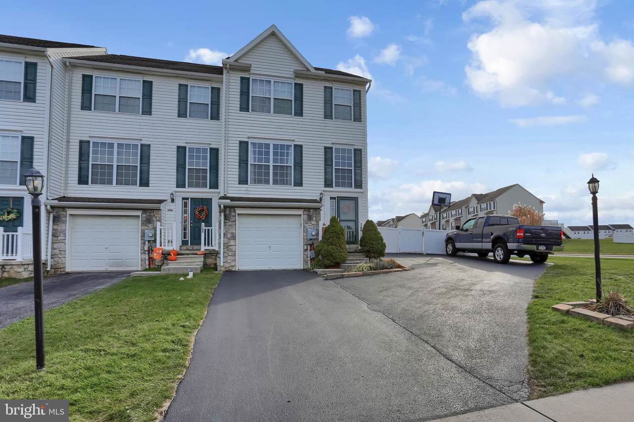 1198 Ledge Drive - Photo 1