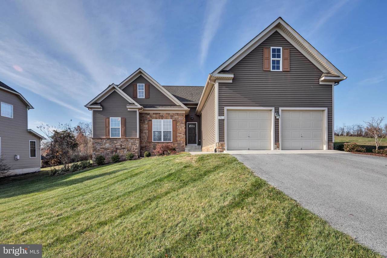 711 Masters Drive - Photo 1