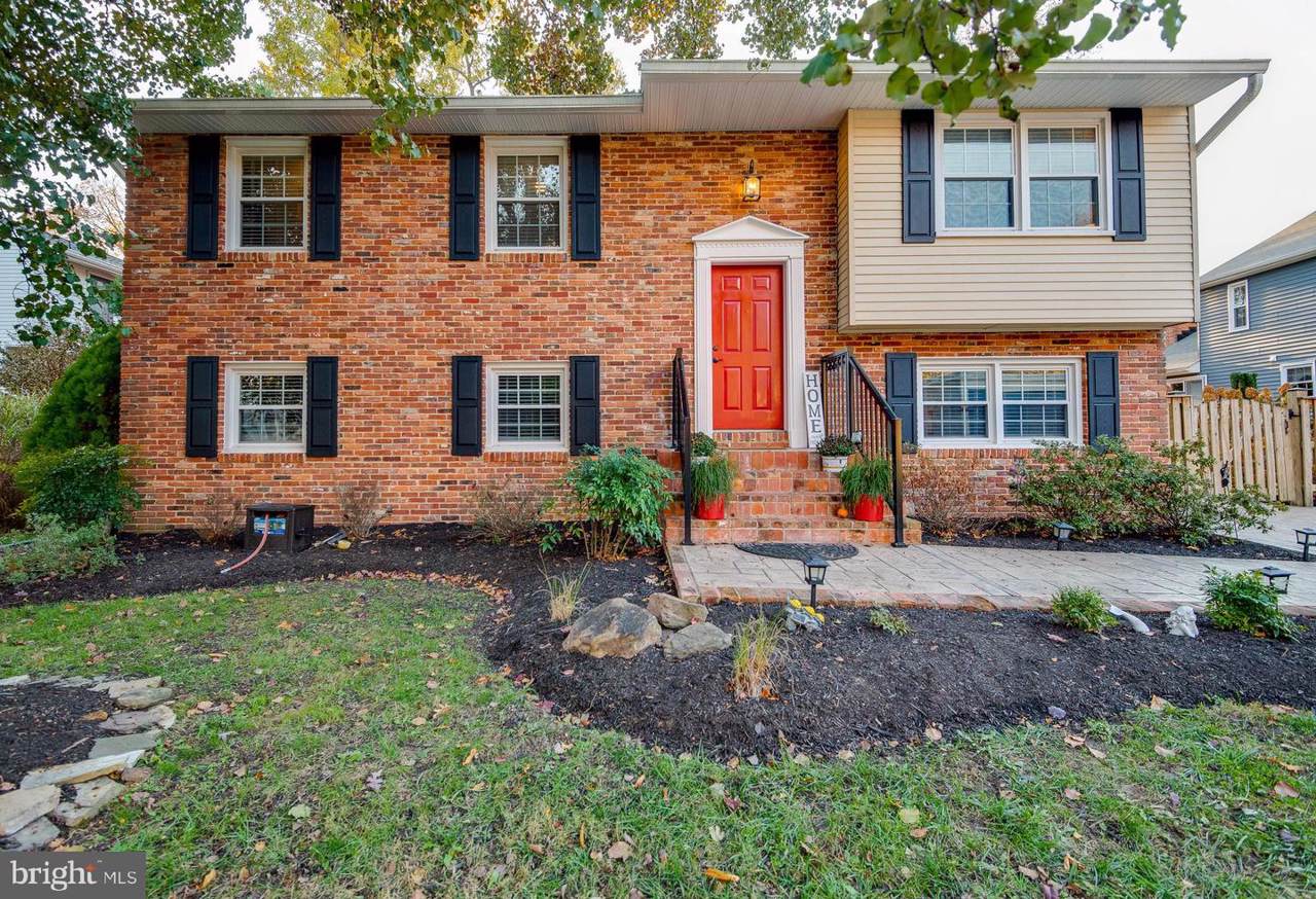 453 Yorkshire Drive - Photo 1