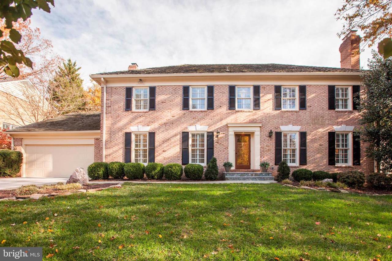 8205 River Falls Drive - Photo 1