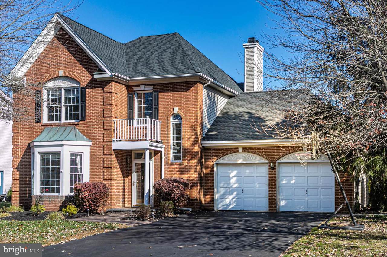8 Larchmont Court - Photo 1