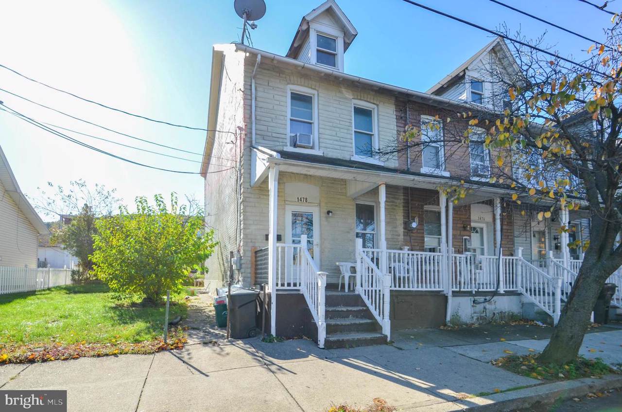 1478 5TH Street - Photo 1