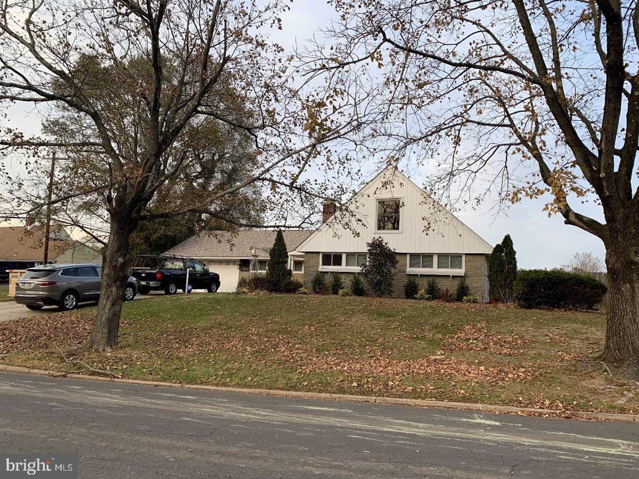 160 Forsythia Dr S - Photo 1