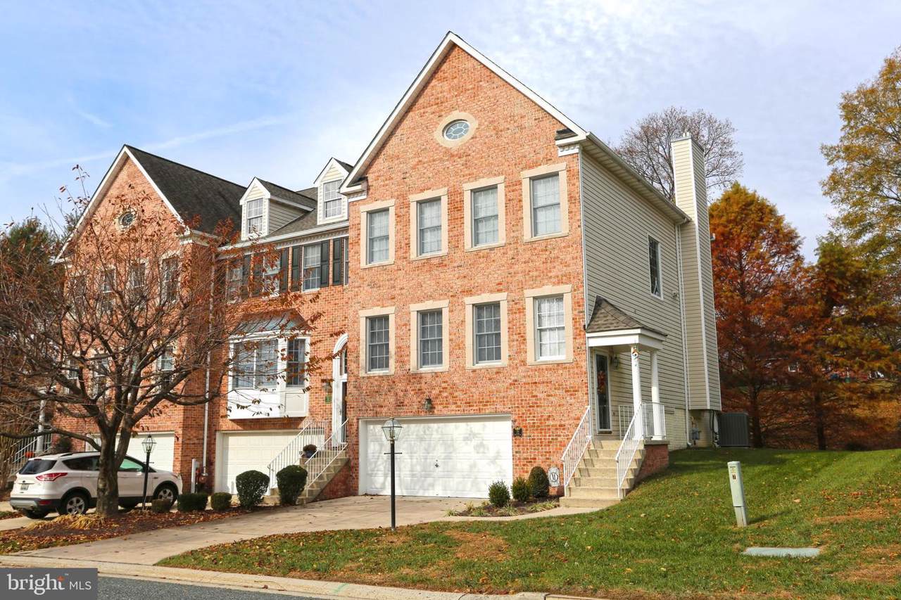 72 Barrington Place - Photo 1