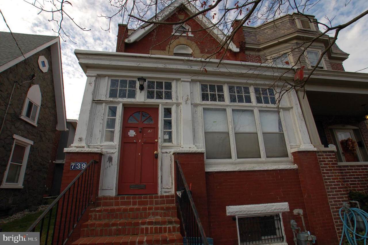 739 Broom Street - Photo 1