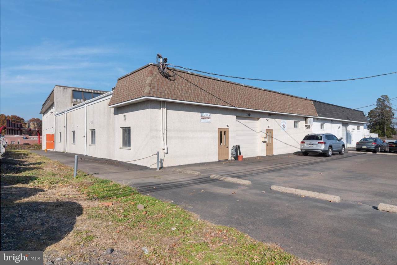 2424 Wyandotte Road - Photo 1