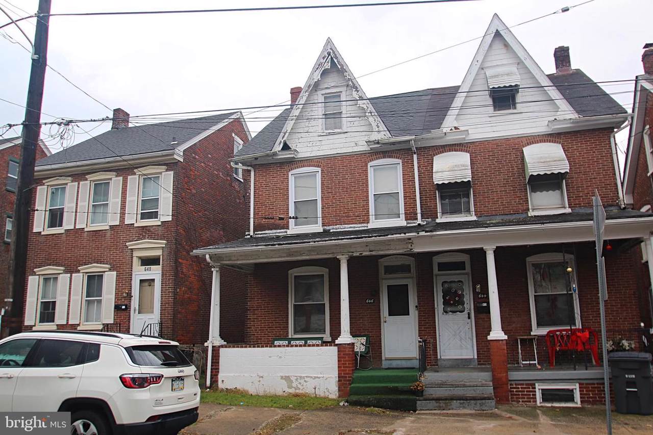 646 Walnut Street - Photo 1