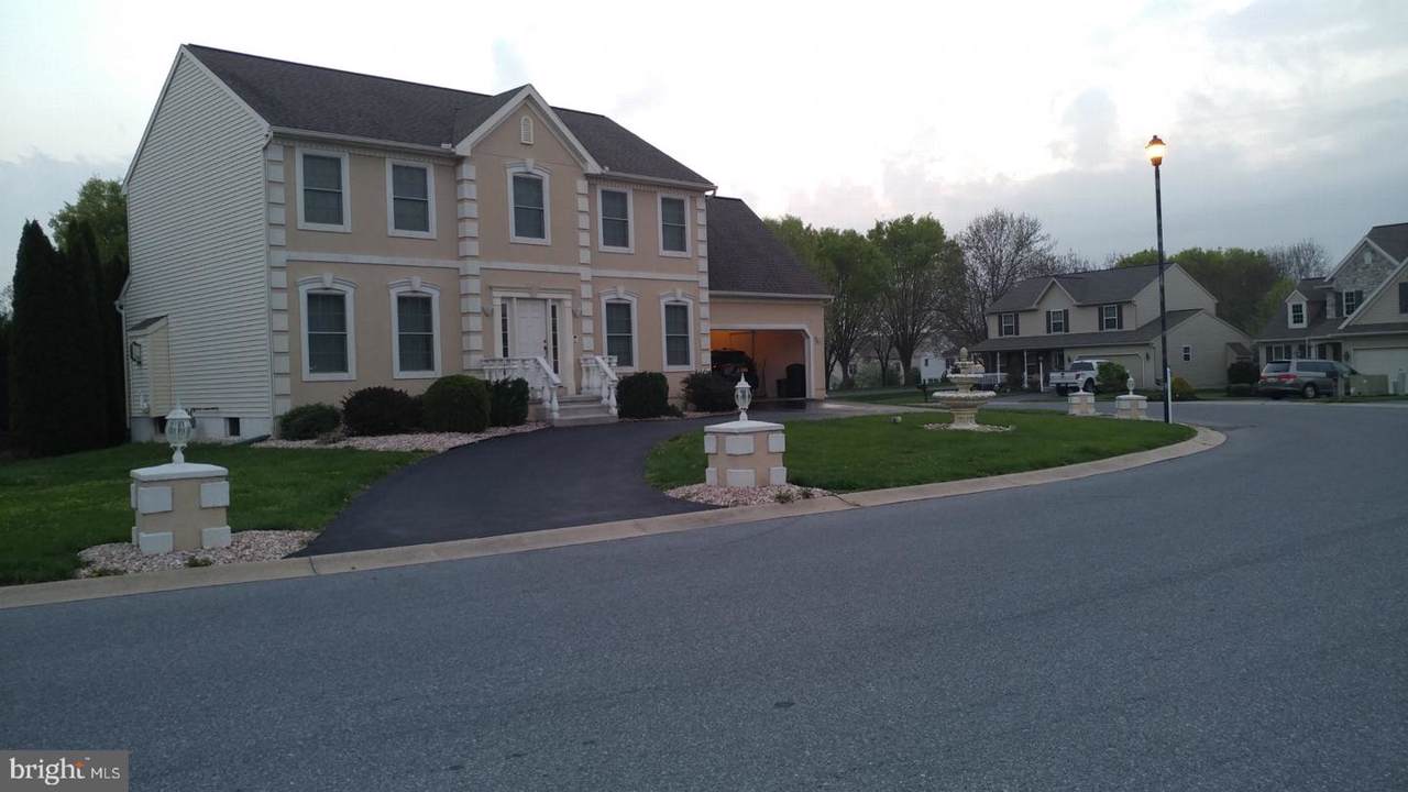 503 Waterside Circle - Photo 1