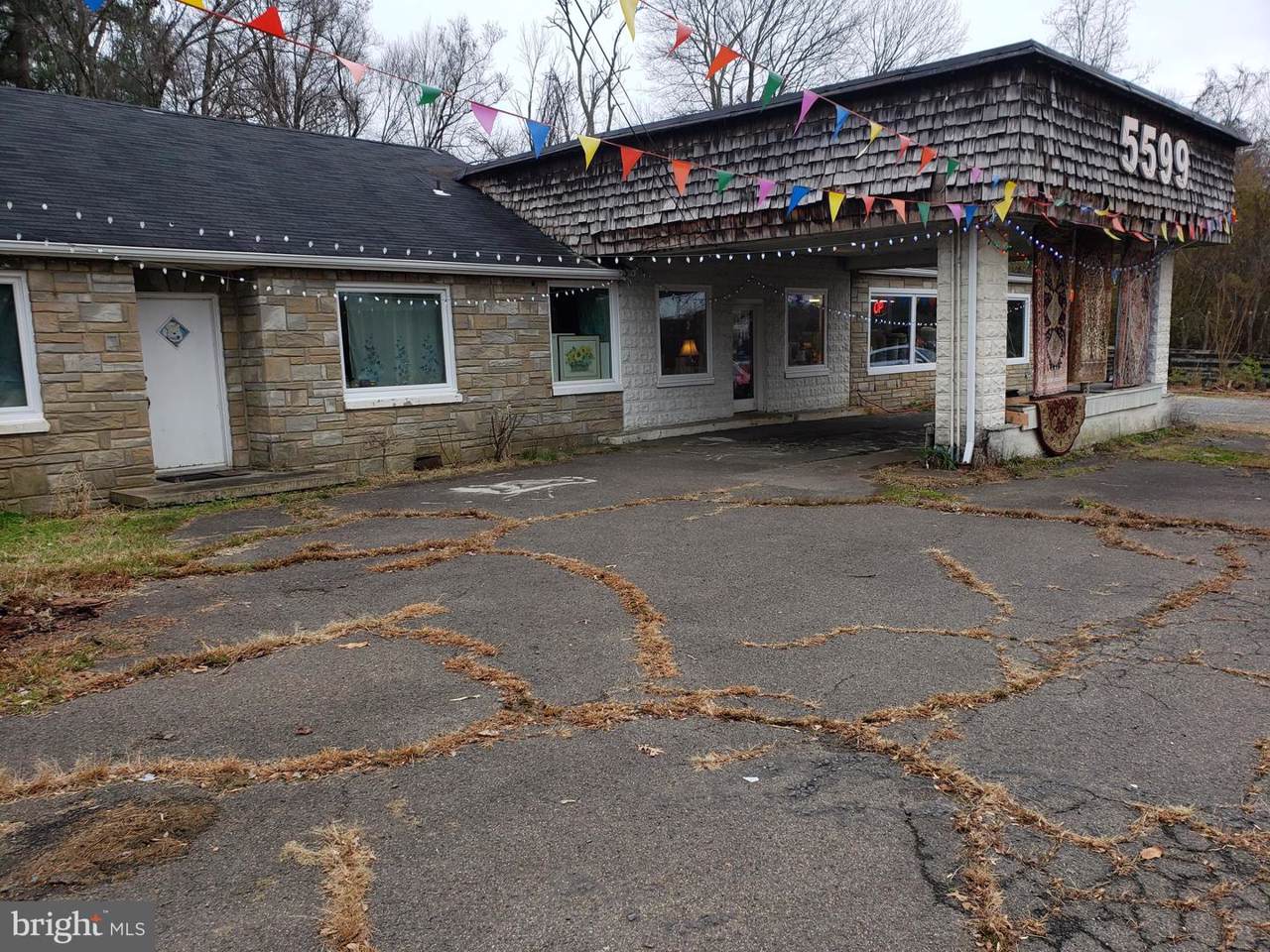 5599 Lee Highway - Photo 1