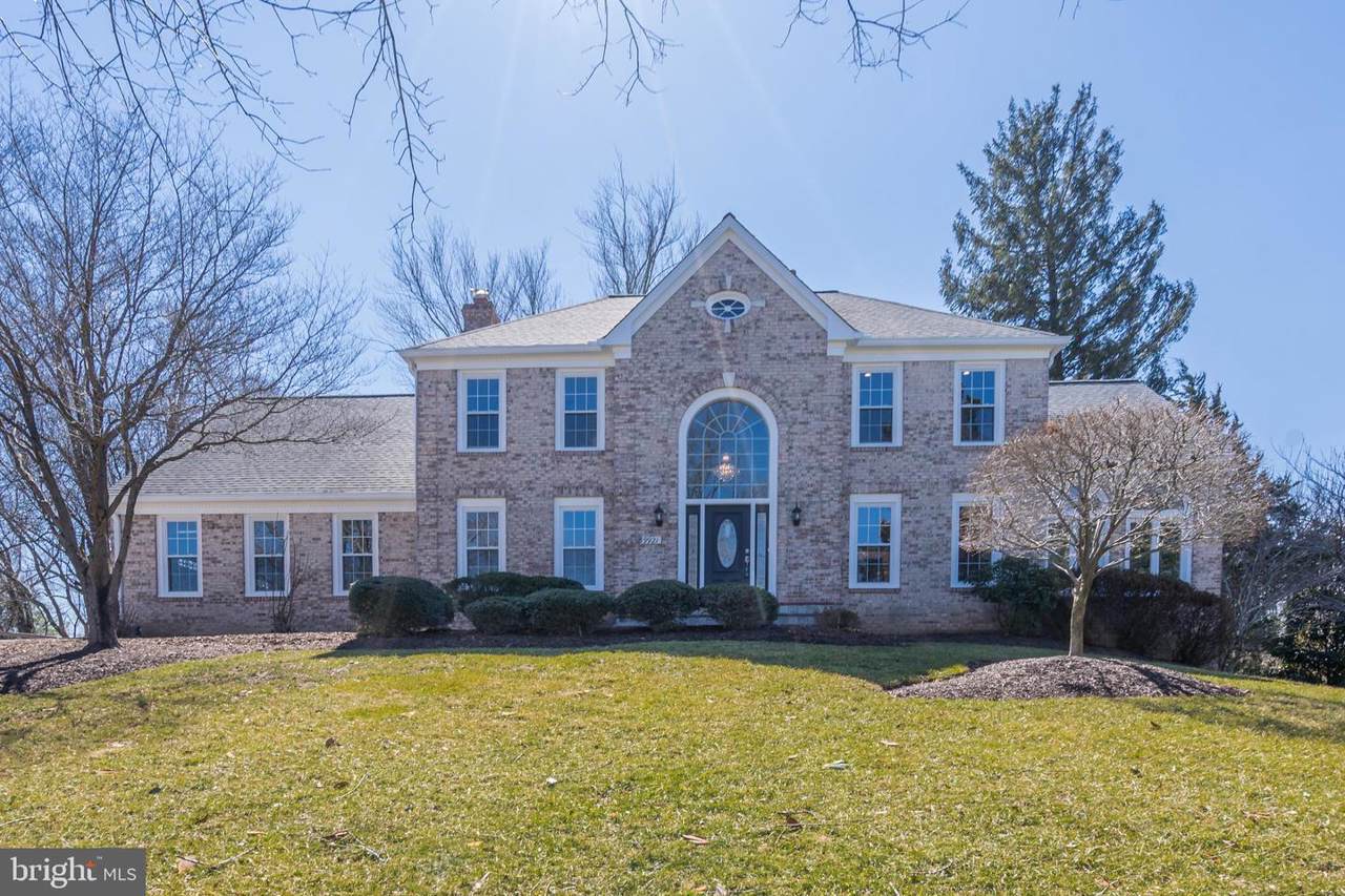 9921 Rosewood Hill Circle - Photo 1