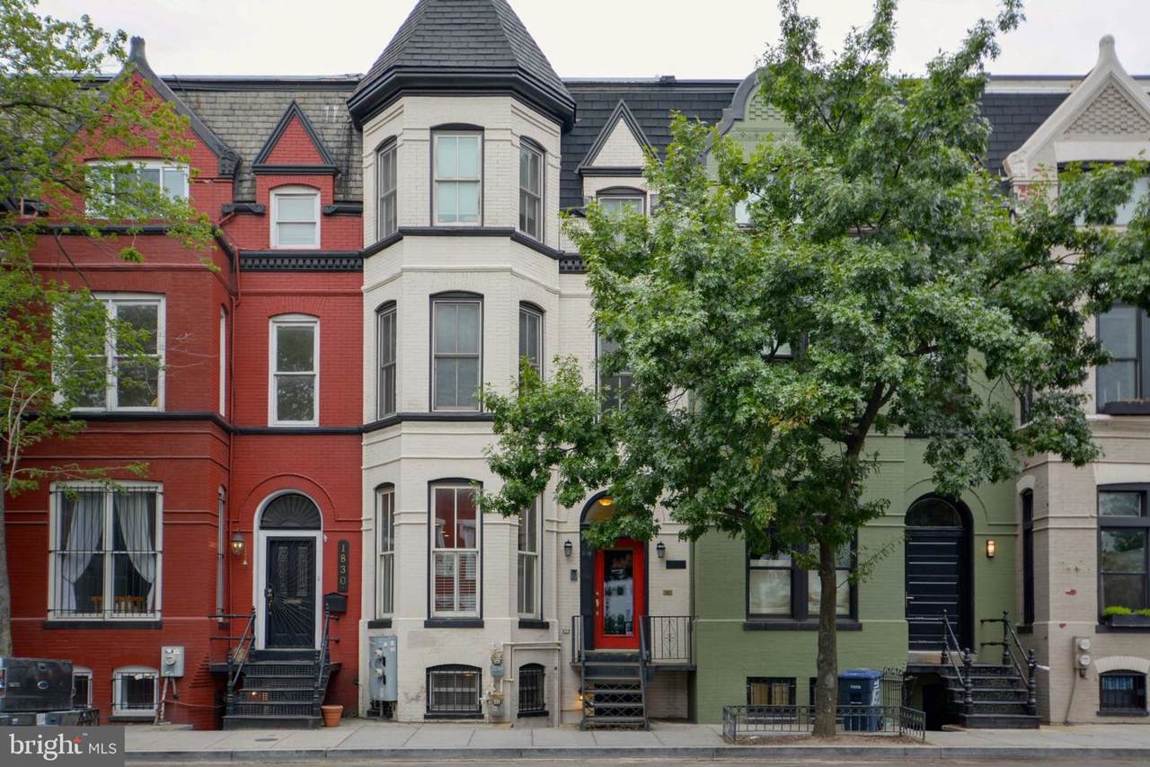 1832 9TH Street - Photo 1